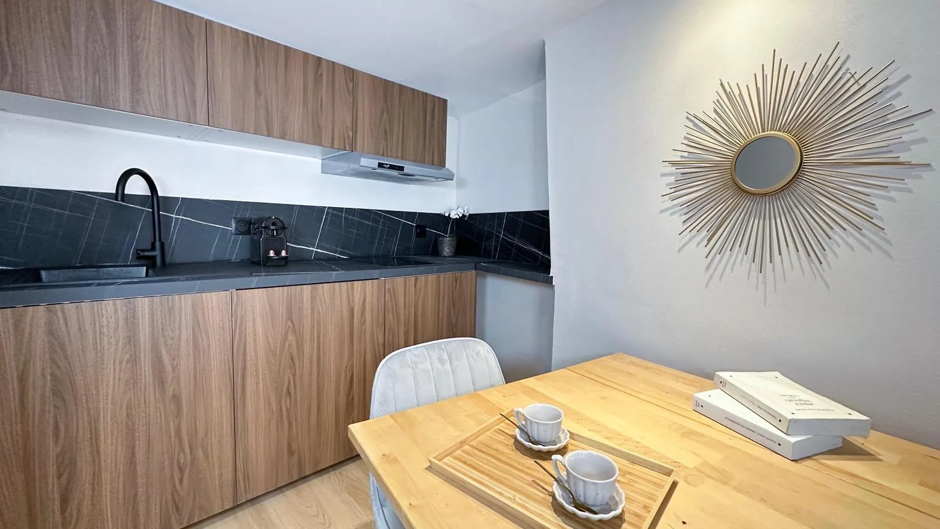 Stylish Duplex In Front Of Buttes-chaumont Apartment