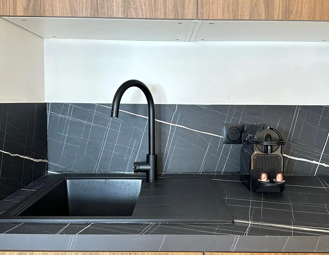 Stylish Duplex In Front Of Buttes-chaumont *