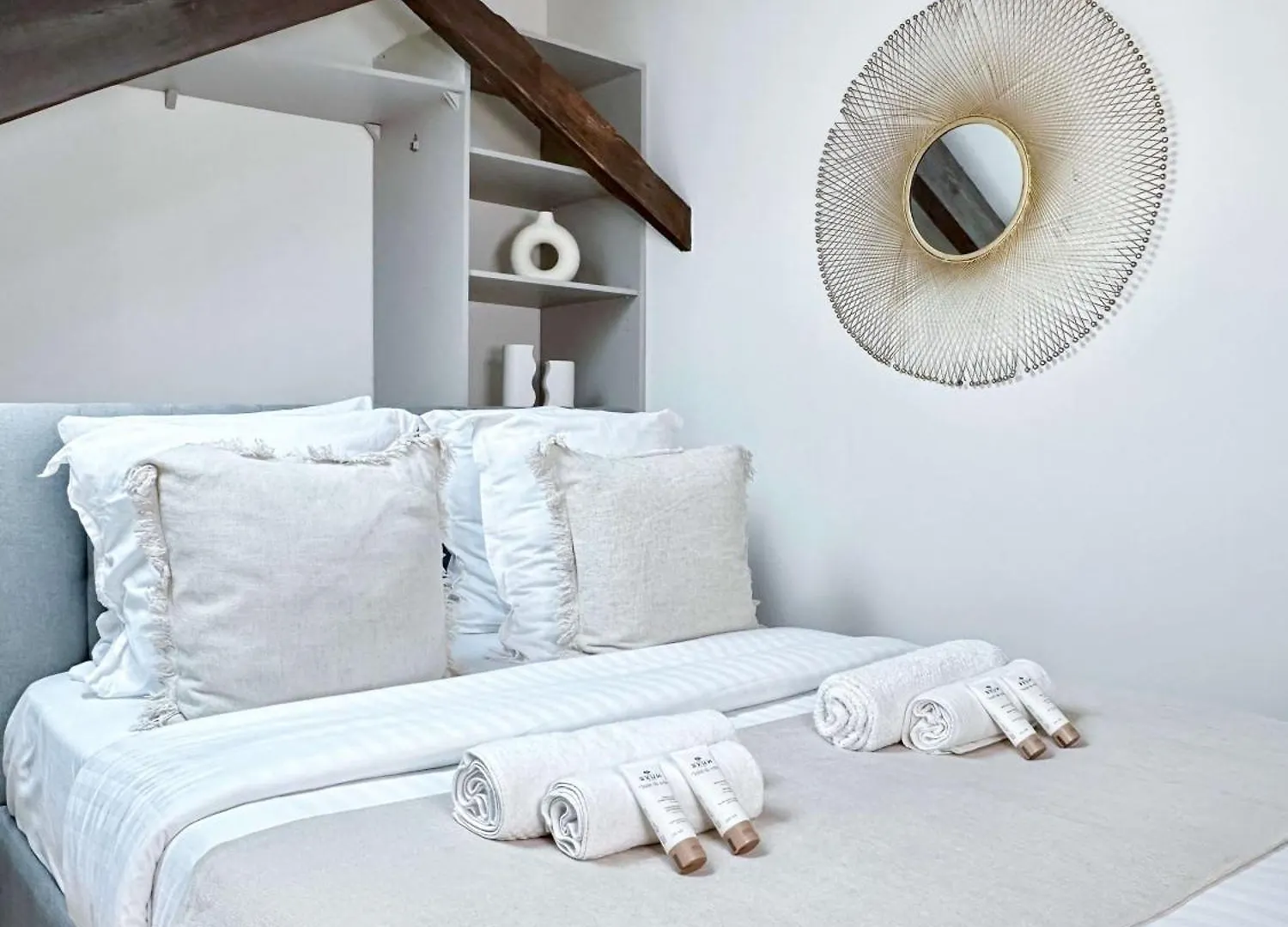 Stylish Duplex In Front Of Buttes-chaumont *